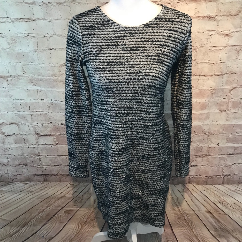 NWT Leota Long Sleeve Mini Dress